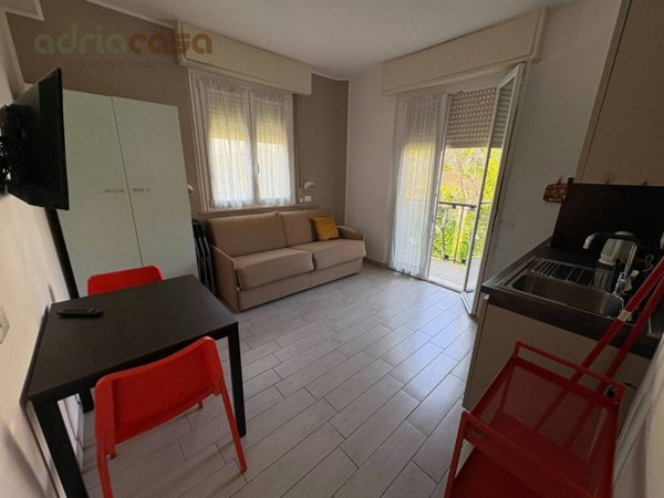 appartamento in affitto a Riccione in zona Alba