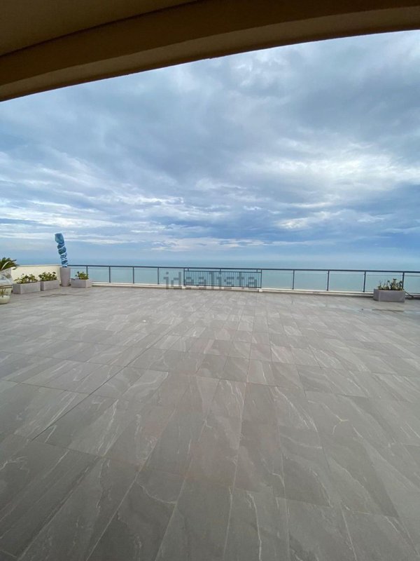 appartamento in affitto a Riccione in zona Alba