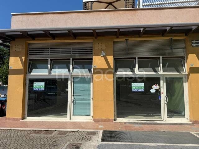 negozio in affitto a Riccione