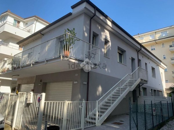 appartamento in affitto a Riccione in zona Alba