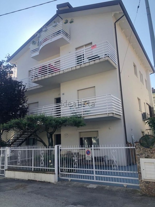 appartamento in affitto a Riccione in zona Alba
