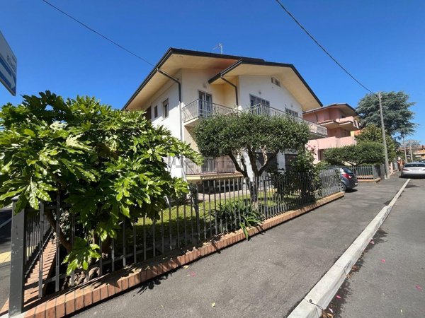 casa indipendente in affitto a Riccione in zona Marano