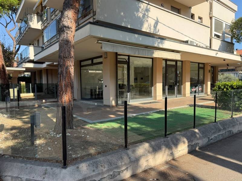 negozio in affitto a Riccione