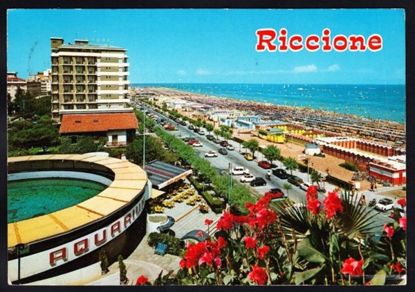 negozio in affitto a Riccione in zona Alba