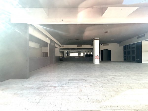 negozio in affitto a Riccione in zona Alba