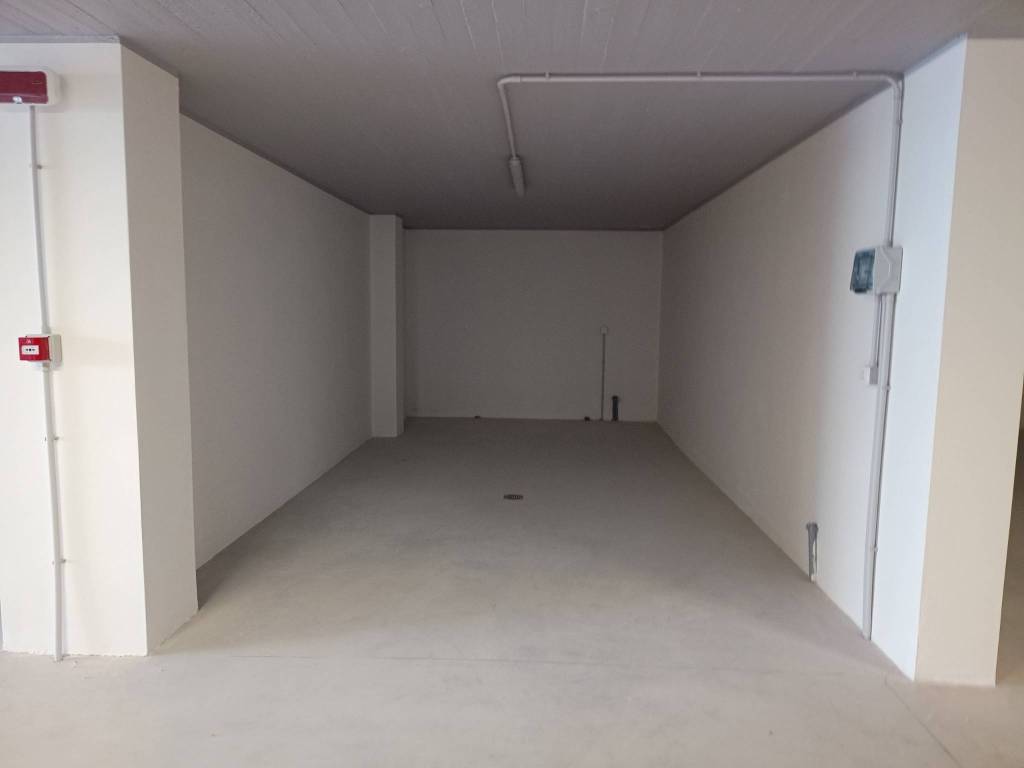 box auto in affitto a Riccione
