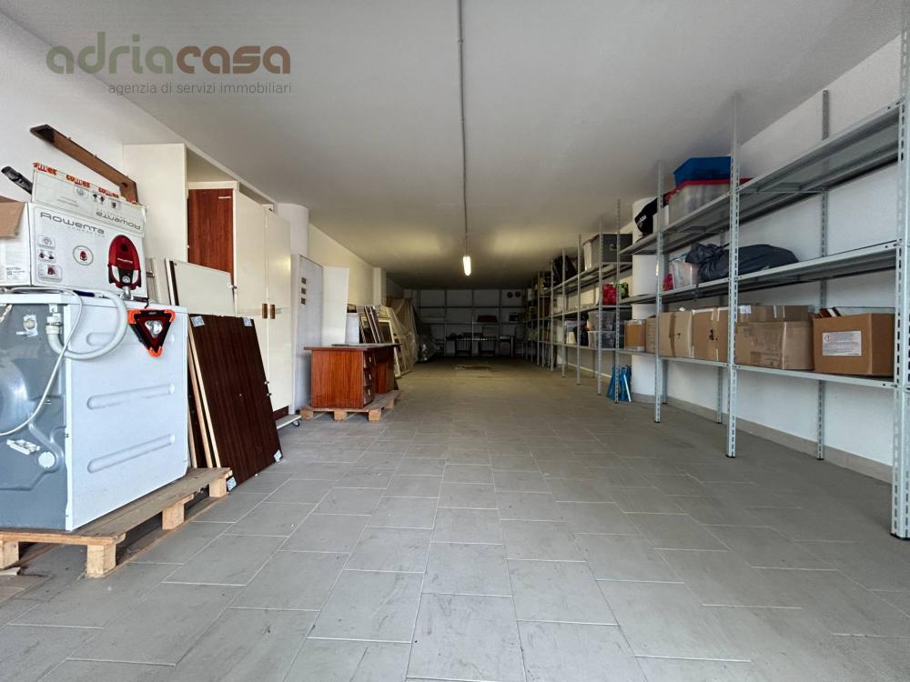 box auto in affitto a Riccione in zona Alba