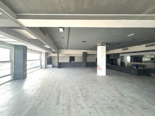negozio in affitto a Riccione in zona Alba
