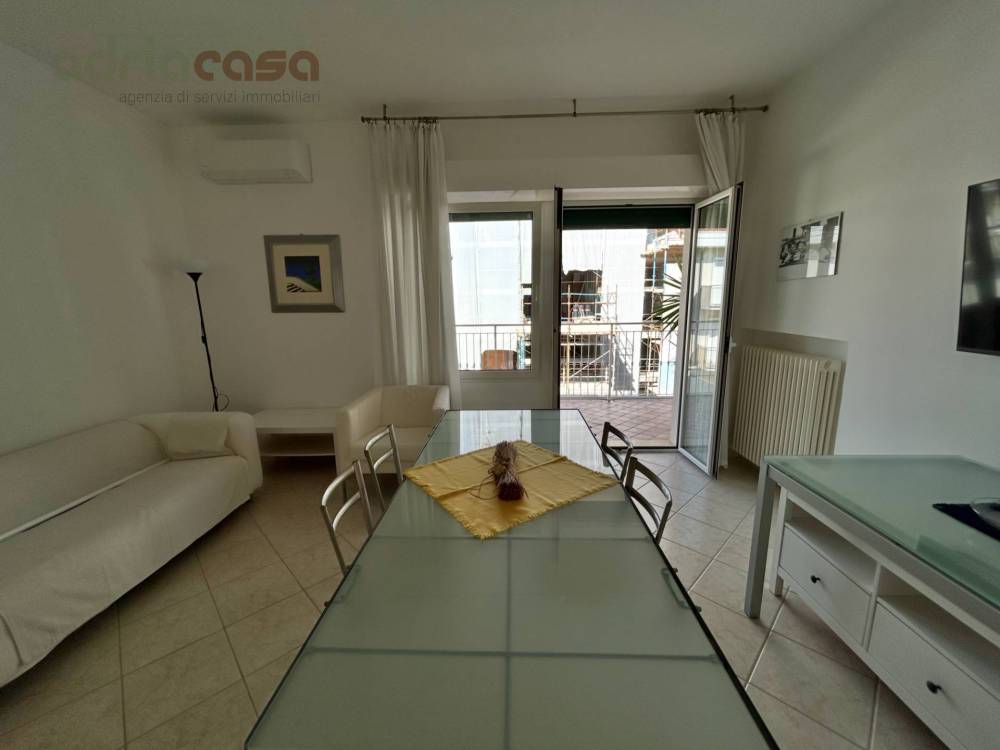 appartamento in affitto a Riccione in zona Alba