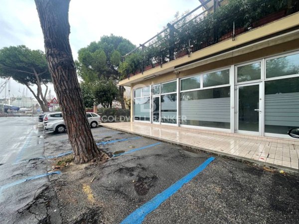 negozio in affitto a Rimini in zona Marina Centro