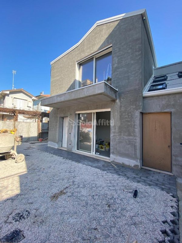 casa indipendente in affitto a Rimini in zona Viserba
