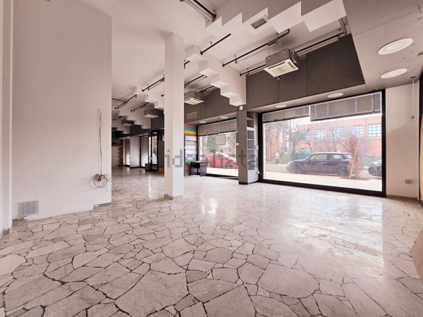 negozio in affitto a Rimini in zona Colonnella