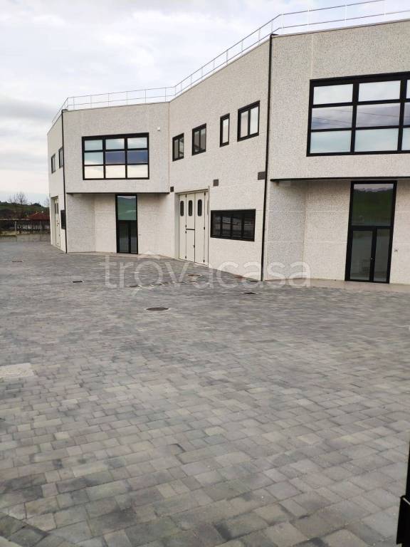 locale commerciale in affitto a Rimini
