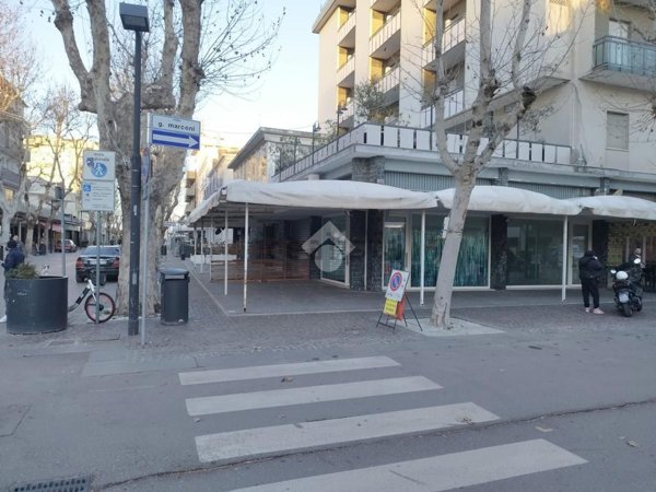 locale commerciale in affitto a Rimini in zona Miramare di Rimini