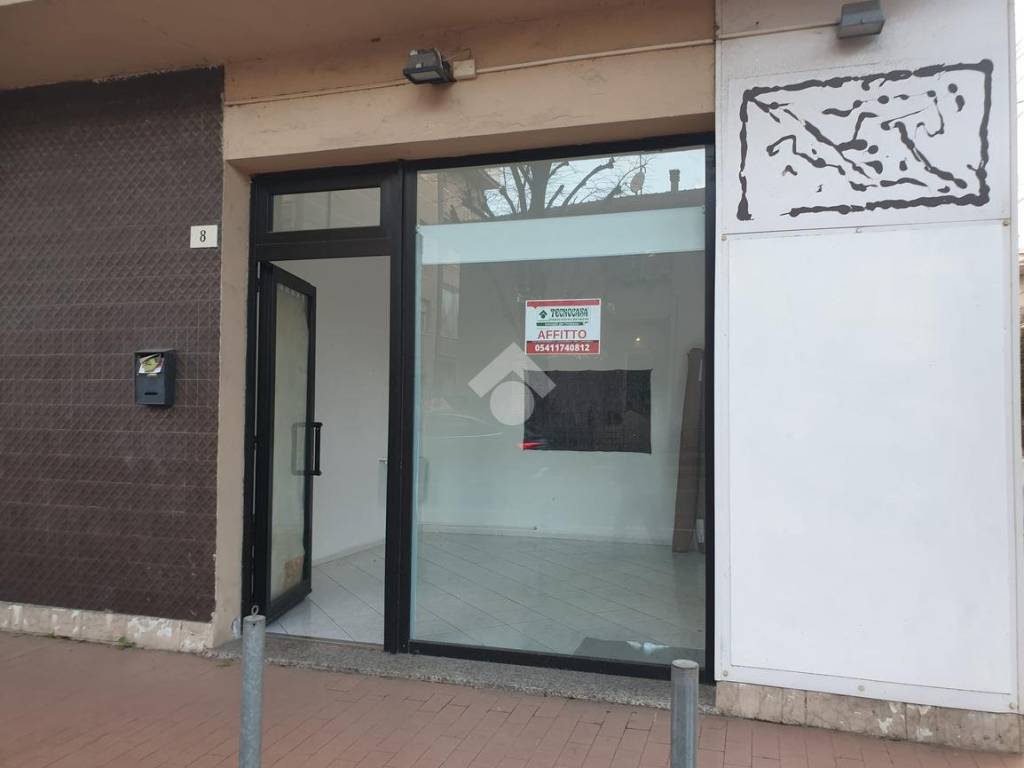 negozio in affitto a Rimini in zona Marina Centro