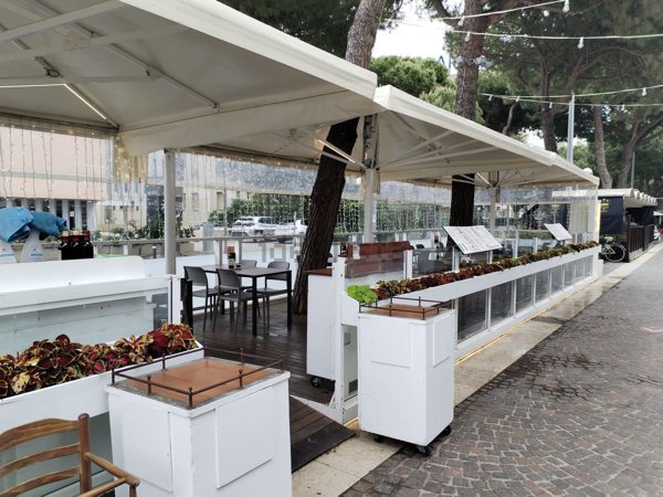 negozio in affitto a Rimini in zona Marina Centro