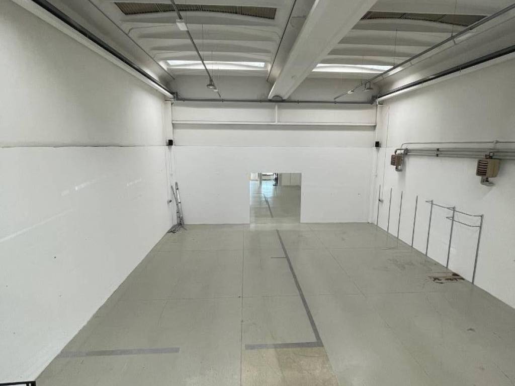locale commerciale in affitto a Rimini
