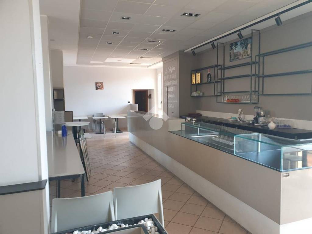negozio in affitto a Rimini in zona Bellariva