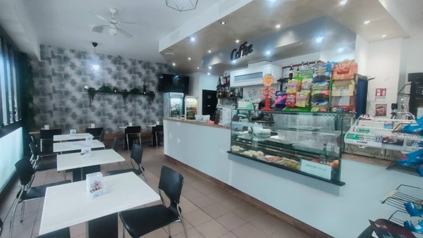 negozio in affitto a Rimini in zona San Giuliano a Mare