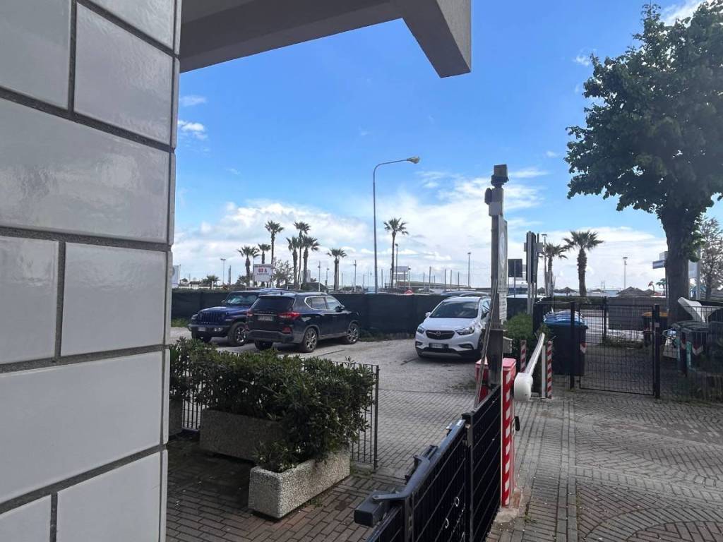negozio in affitto a Rimini in zona Lagomaggio