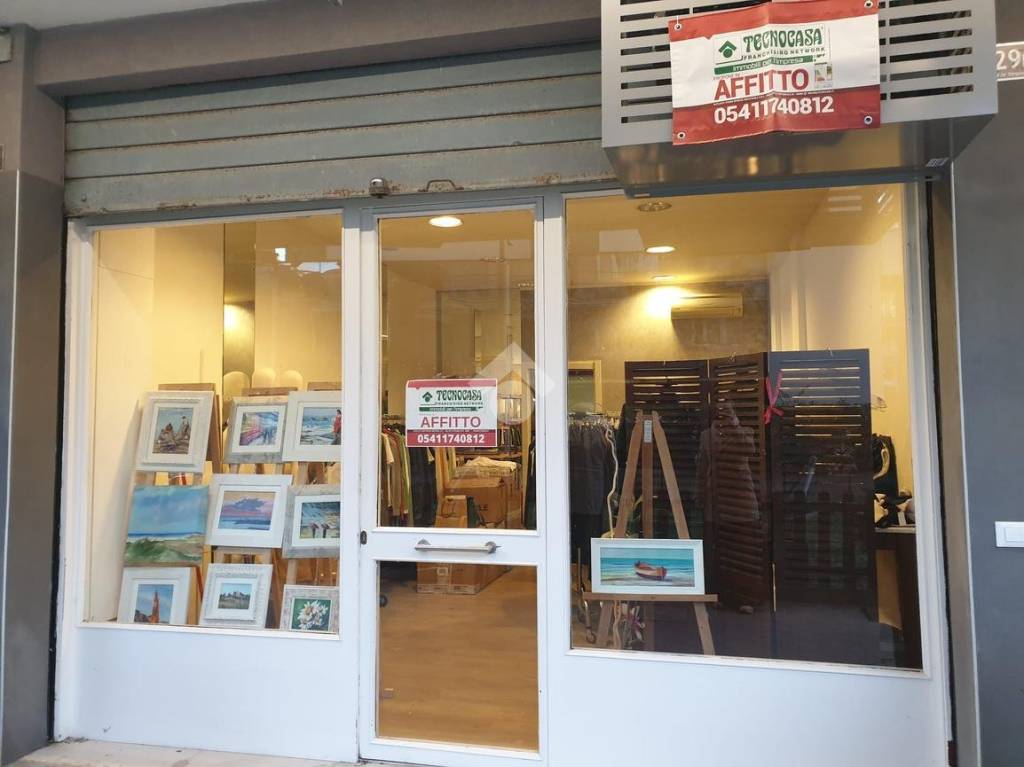 negozio in affitto a Rimini in zona Marina Centro