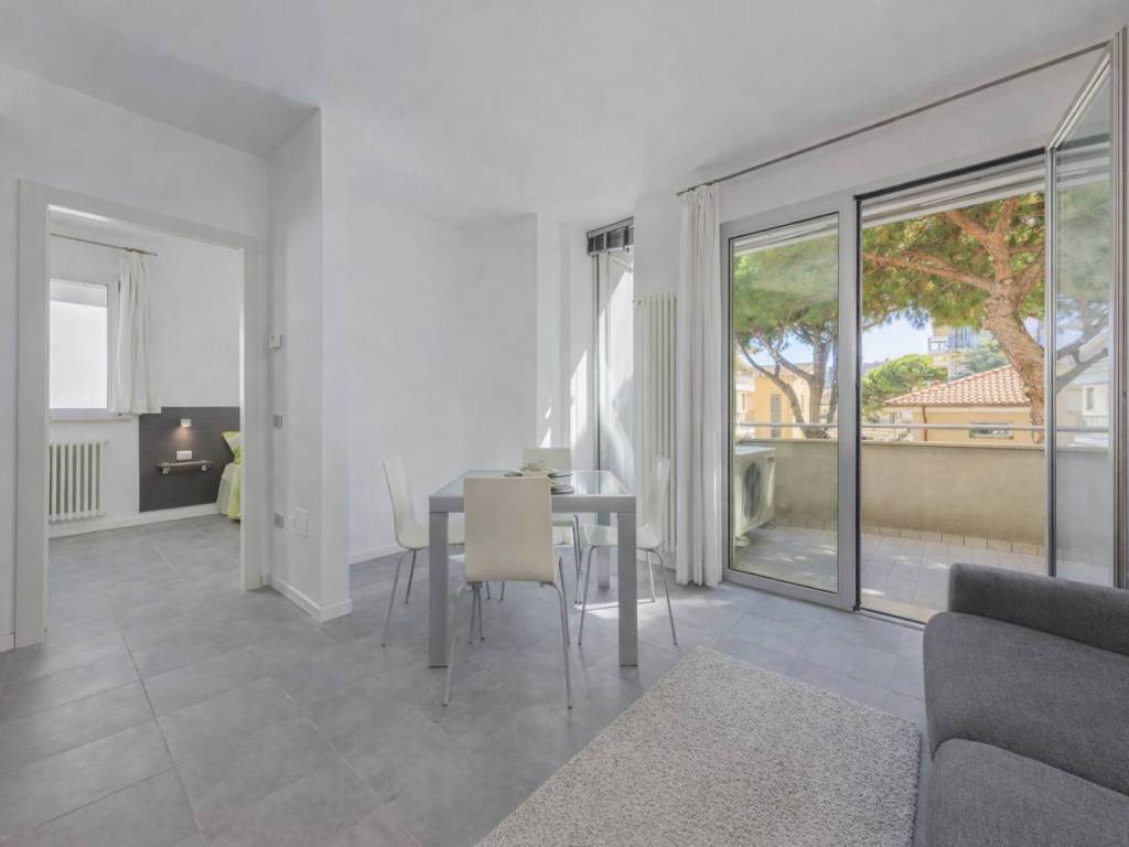 appartamento in affitto a Rimini in zona Marina Centro