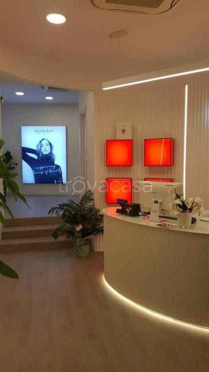 negozio in affitto a Rimini