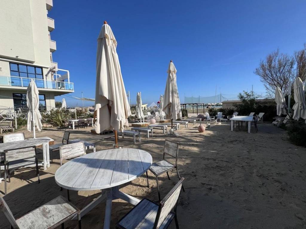 negozio in affitto a Rimini in zona Viserbella