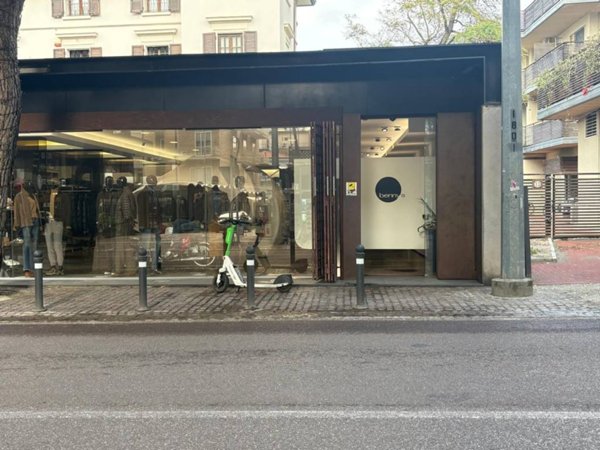 locale commerciale in affitto a Rimini in zona Marina Centro