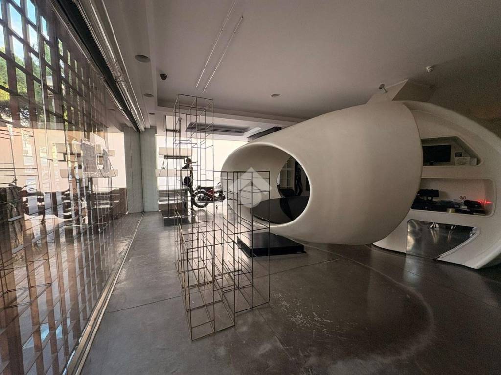 negozio in affitto a Rimini in zona Marina Centro