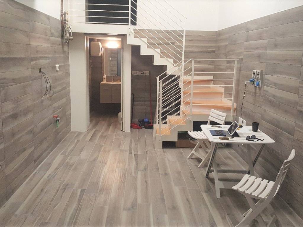 negozio in affitto a Rimini in zona Marina Centro