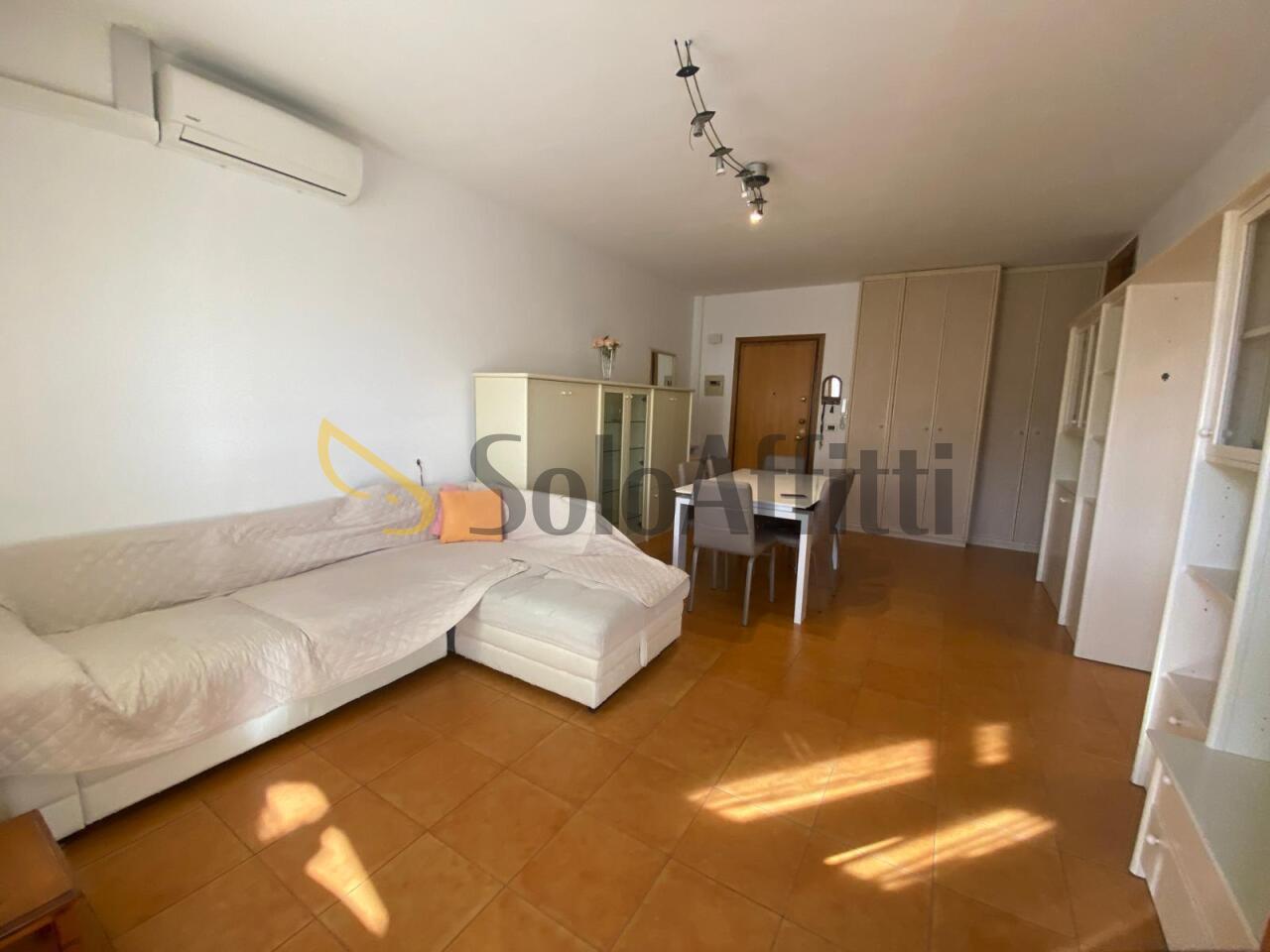 pentavano in affitto a Rimini