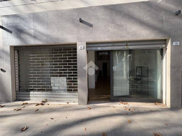 negozio in affitto a Rimini in zona San Giuliano a Mare