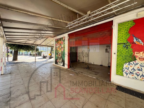 locale commerciale in affitto a Rimini in zona Marina Centro
