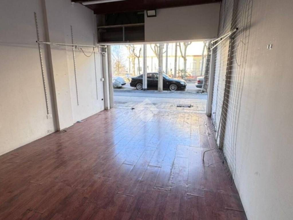 negozio in affitto a Rimini in zona Bellariva