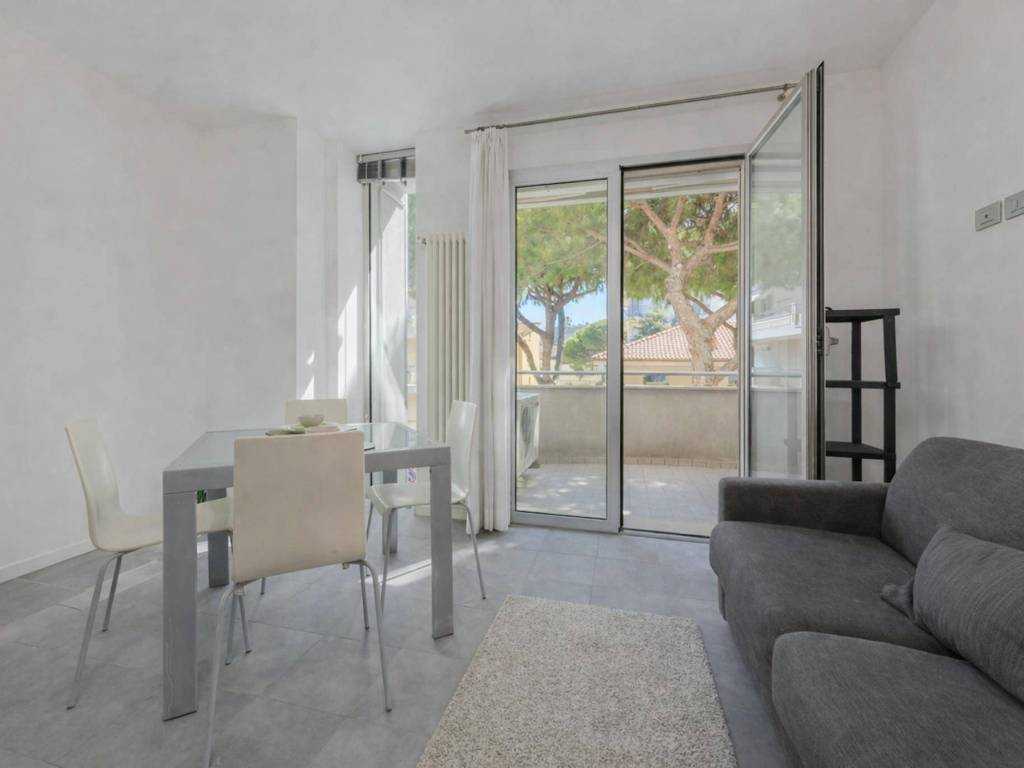 appartamento in affitto a Rimini in zona Marina Centro