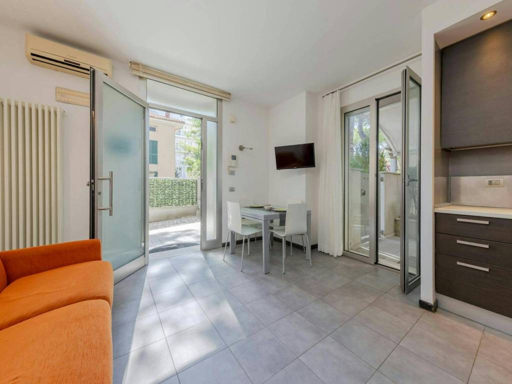 appartamento in affitto a Rimini in zona Marina Centro