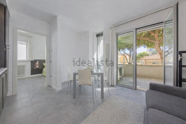 appartamento in affitto a Rimini in zona Marina Centro