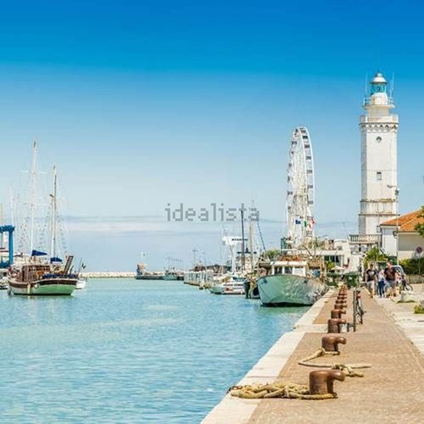 negozio in affitto a Rimini