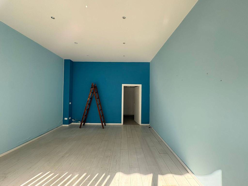 negozio in affitto a Rimini in zona Marina Centro