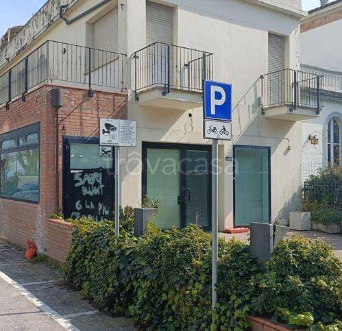 negozio in affitto a Rimini in zona Marina Centro