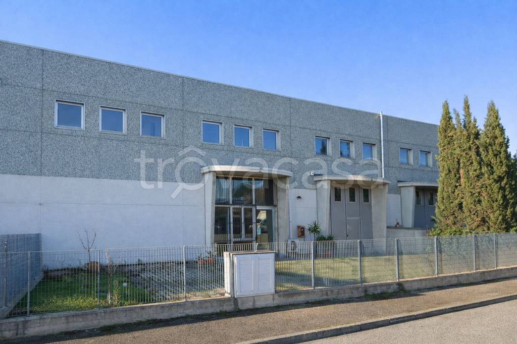 locale commerciale in affitto a Rimini in zona Viserba