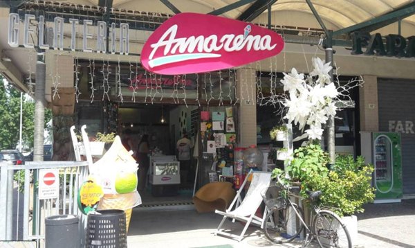 negozio in affitto a Rimini in zona Marina Centro