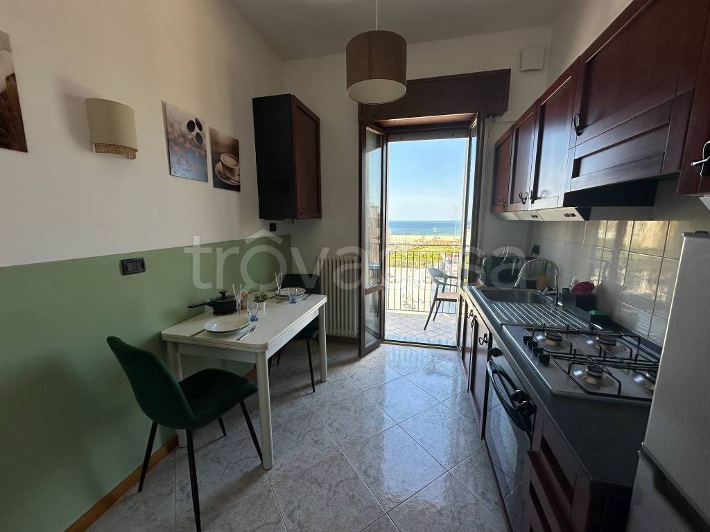 appartamento in affitto a Rimini in zona Marina Centro