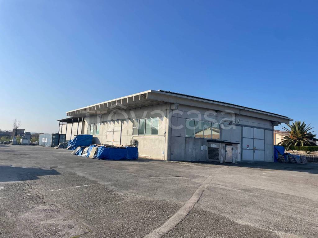 locale commerciale in affitto a Santarcangelo di Romagna