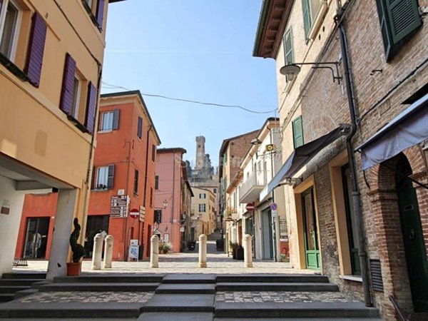 negozio in affitto a Santarcangelo di Romagna