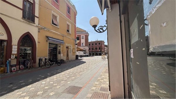 locale commerciale in affitto a Santarcangelo di Romagna