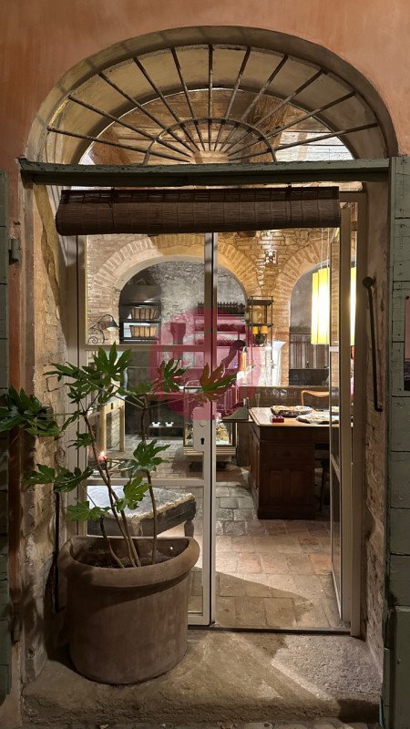 locale commerciale in affitto a Santarcangelo di Romagna