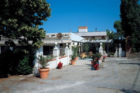 negozio in affitto a Verucchio in zona Villa Verucchio