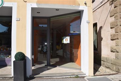 negozio in affitto a Novafeltria
